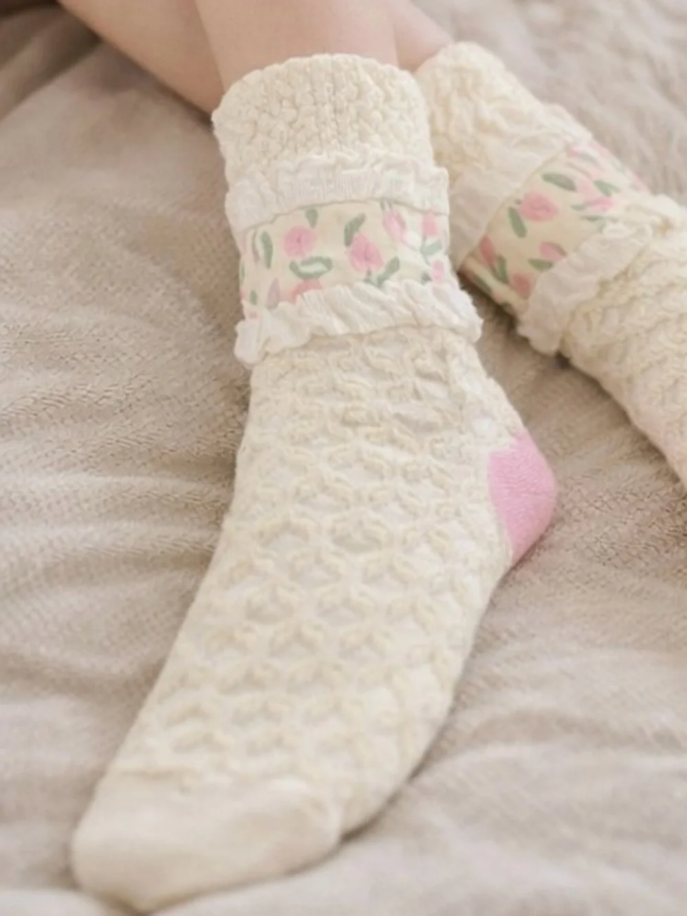 Cream Ruffled Crew Socks with Pink Heel and Floral Lace Band - OS